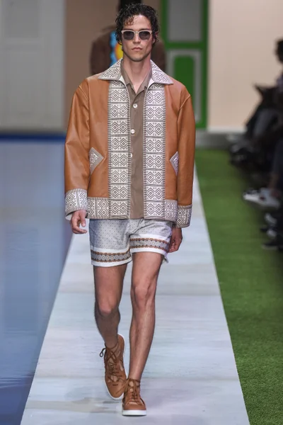 Look 52